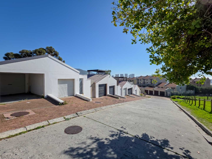 To Let 2 Bedroom Property for Rent in Zonnebloem Western Cape